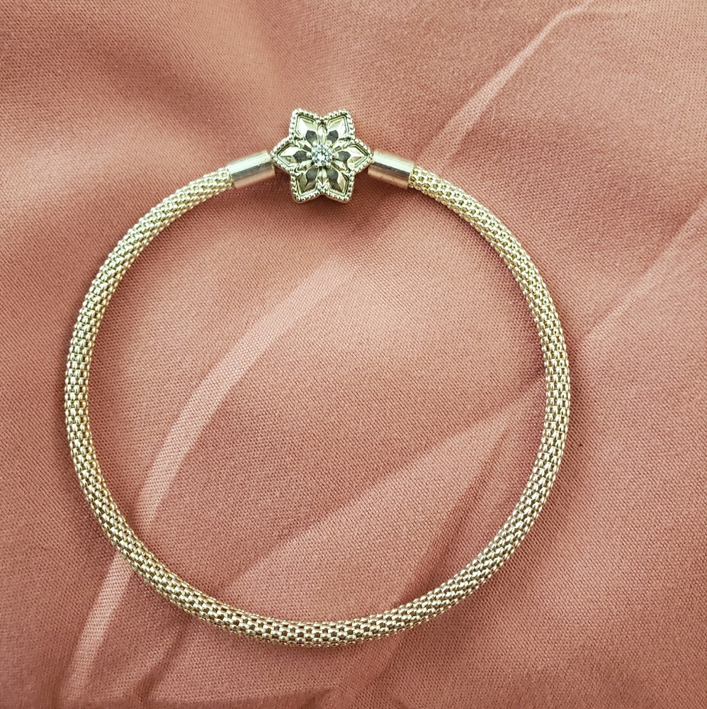 Pandora bangle bracelet size 1